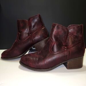 True Craft Red Fabric Western Ankle Boots Womens Size 7.5. Cowgirl. Cowboycore